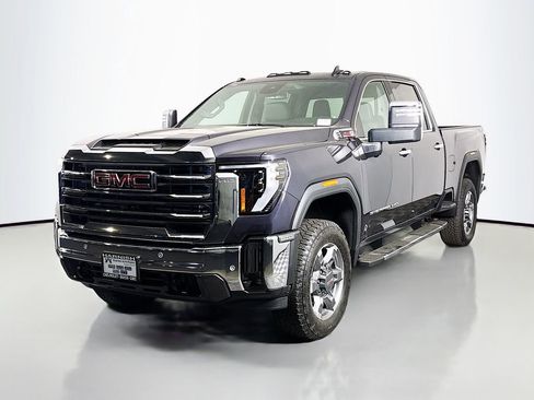 New 2025 GMC Sierra 3500 SLT w/ SLT Convenience Package image 3