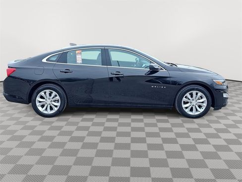 Used 2025 Chevrolet Malibu LT image 4