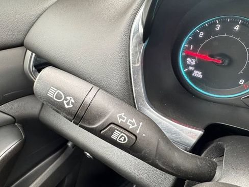 Used 2023 Chevrolet Traverse LT image 25