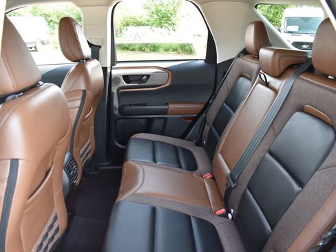 Certified 2025 Ford Bronco Sport Outer Banks w/ Outer Banks Tech Package+ AWD/4WD image 30