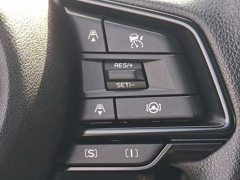 Used 2025 Subaru Crosstrek 2.0i Premium image 22