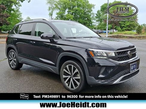 Used 2023 Volkswagen Taos SE w/ Panoramic Sunroof Package AWD/4WD image 1