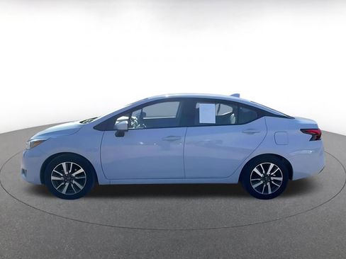 Used 2025 Nissan Versa SV image 9