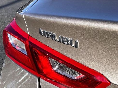Used 2024 Chevrolet Malibu LS image 32