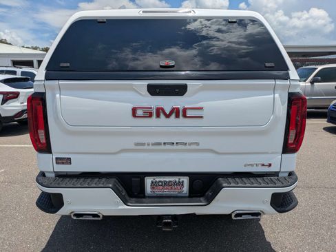 Used 2021 GMC Sierra 1500 AT4 w/ AT4 Premium Package AWD/4WD image 4