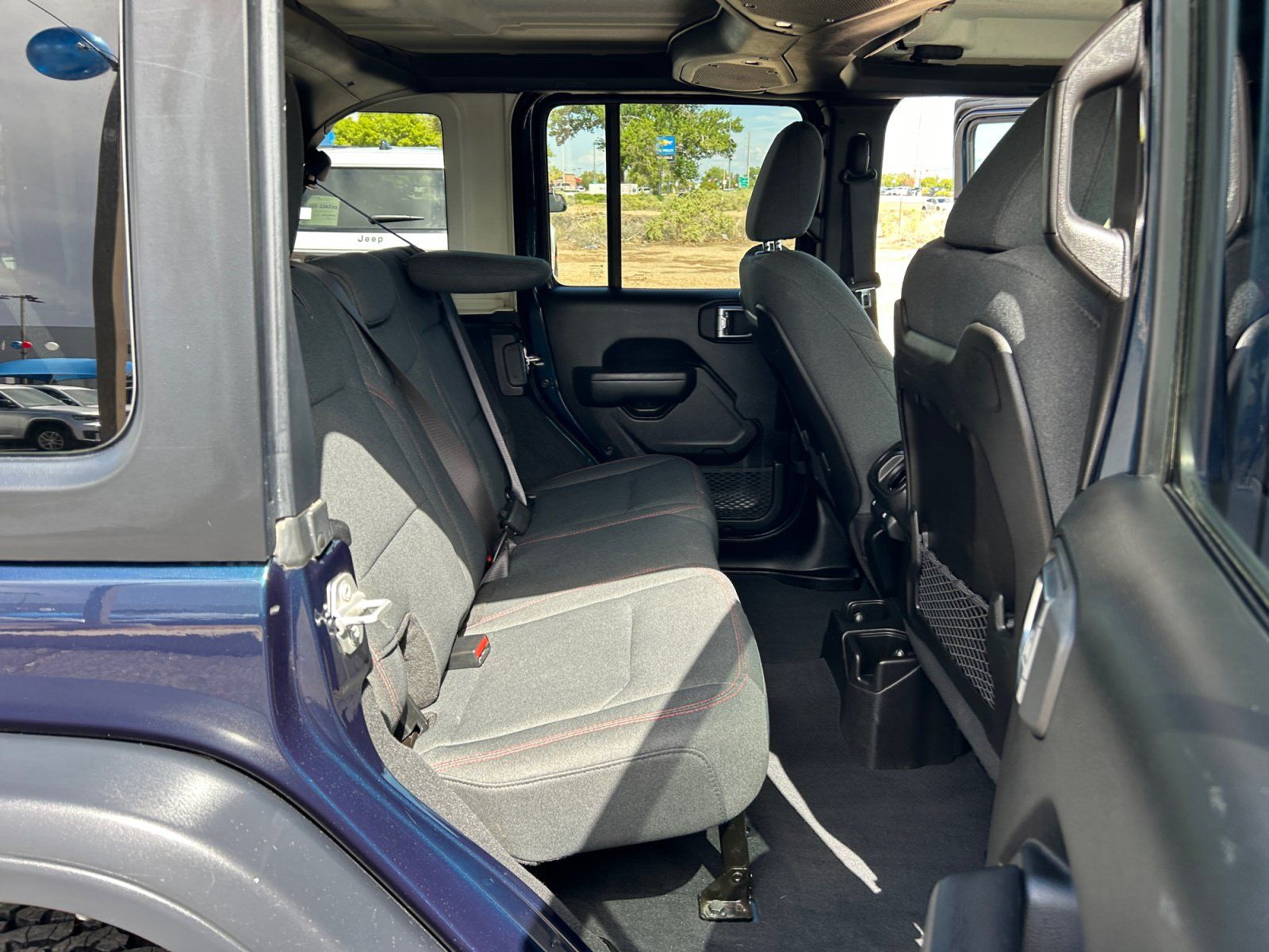 Used 2025 Jeep Wrangler Unlimited Rubicon AWD/4WD image 18