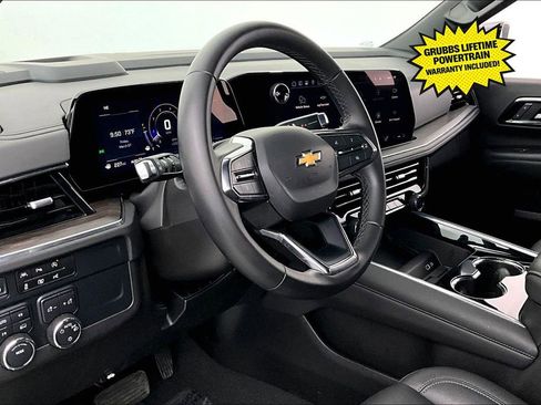 Used 2025 Chevrolet Tahoe LT AWD/4WD image 16