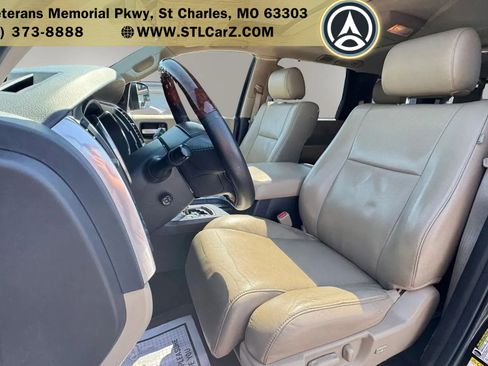 Used 2018 Toyota Sequoia Platinum w/ Carpet Mat Package AWD/4WD image 9