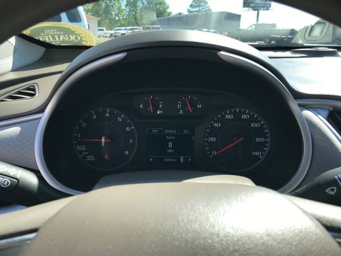 Used 2022 Chevrolet Malibu LT FWD image 16