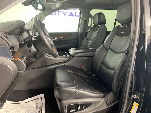 Used 2018 Cadillac Escalade 4WD image 16