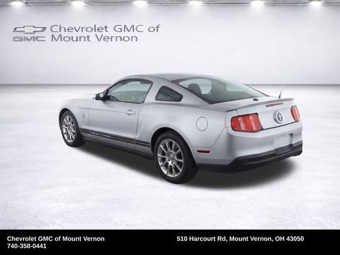 Used 2010 Ford Mustang Premium RWD image 3