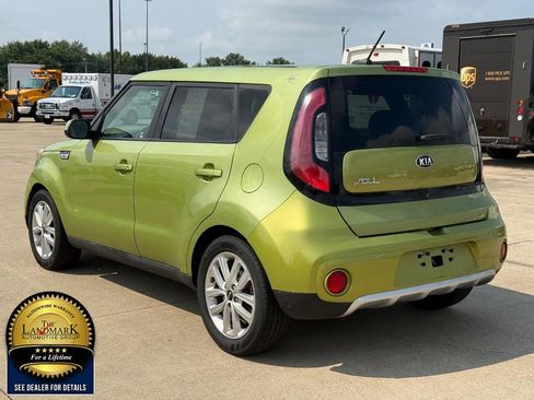 Used 2018 Kia Soul + FWD image 7