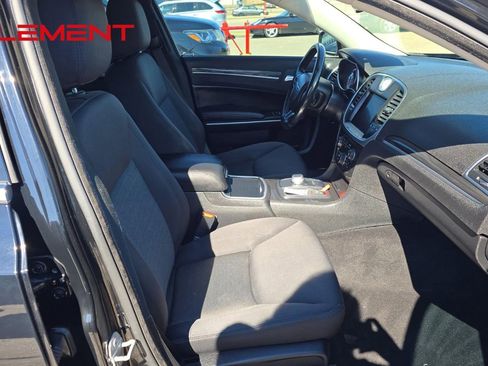 Used 2021 Chrysler 300 Touring image 13