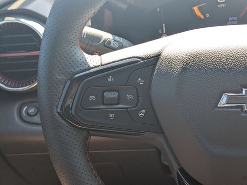 Used 2025 Chevrolet Trax RS w/ Driver Confidence Package FWD image 17