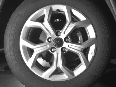 Used 2025 Jeep Compass Latitude AWD/4WD image 18