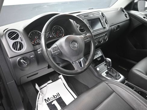 Used 2017 Volkswagen Tiguan S AWD/4WD image 12