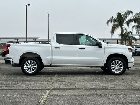 Used 2023 Chevrolet Silverado 1500 Custom image 3