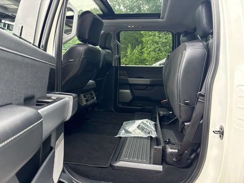 Used 2023 Ford F250 Lariat w/ Lariat Ultimate Package AWD/4WD image 15