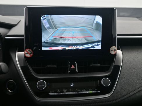 Used 2023 Toyota Corolla SE image 16