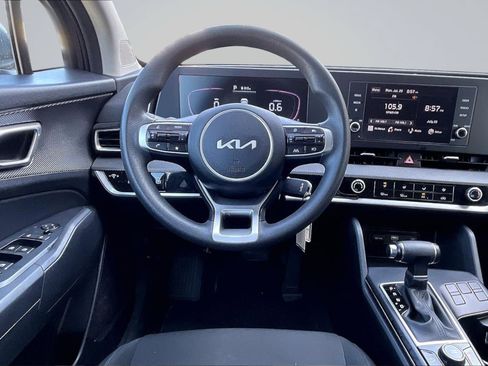 Used 2024 Kia Sportage LX FWD image 5
