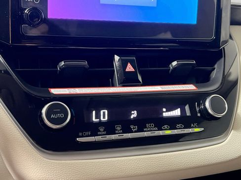 Used 2025 Toyota Corolla LE FWD image 26
