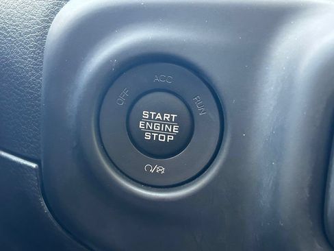 Used 2018 Jeep Wrangler Rubicon AWD/4WD image 37