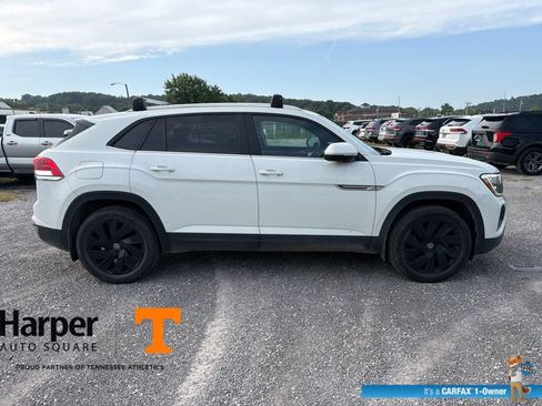 Used 2024 Volkswagen Atlas Cross Sport SE w/ Panoramic Sunroof Package AWD/4WD image 6