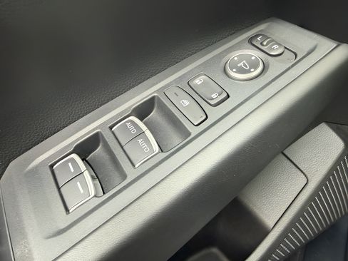 Certified 2023 Honda Accord LX image 32
