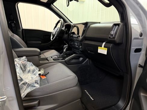 New 2026 Nissan Frontier SV w/ Tow Package AWD/4WD image 32