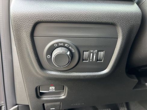 New 2026 Jeep Grand Cherokee L Laredo image 11