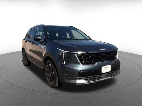 Used 2024 Kia Sorento S FWD image 3
