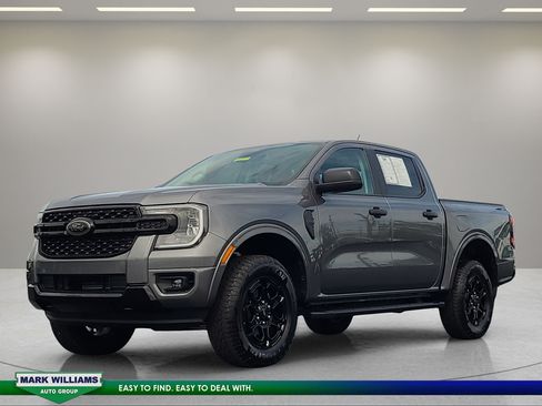 Used 2025 Ford Ranger XLT w/ Black Appearance Package AWD/4WD image 8