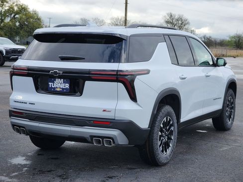 New 2026 Chevrolet Traverse Z71 w/ Enhanced Driving Package image 3