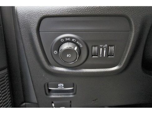 Used 2023 Jeep Grand Cherokee L Limited w/ Black Appearance Package AWD/4WD image 23