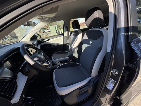 New 2025 Volkswagen Taos S image 19