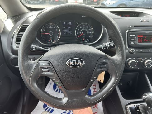 Used 2017 Kia Forte LX image 12
