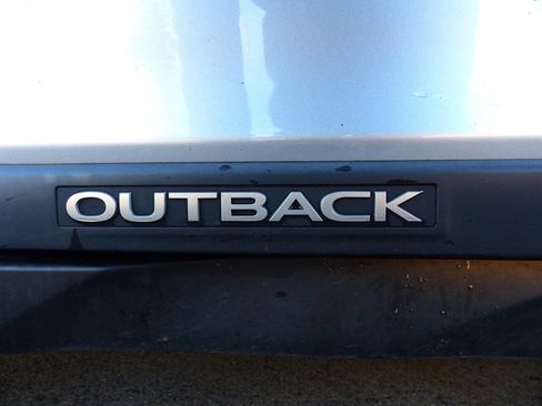 Used 2016 Subaru Outback 2.5i Premium image 14