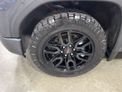 Used 2020 GMC Sierra 1500 Elevation w/ Elevation Value Package AWD/4WD image 9