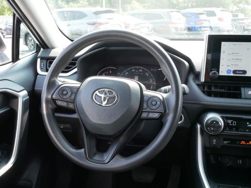 Used 2025 Toyota RAV4 XLE AWD/4WD image 9