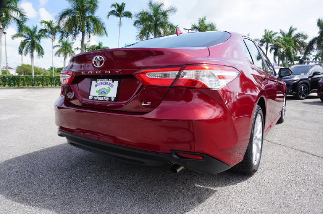 Used 2020 Toyota Camry LE FWD image 7