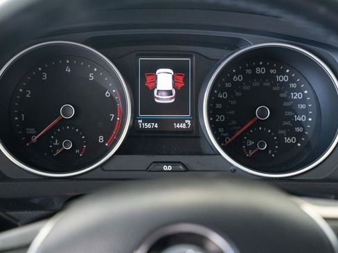 Used 2018 Volkswagen Tiguan SE image 25
