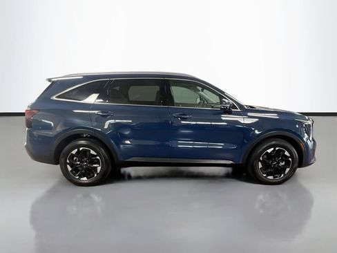 Certified 2024 Kia Sorento S w/ Panoramic Sunroof Package FWD image 8