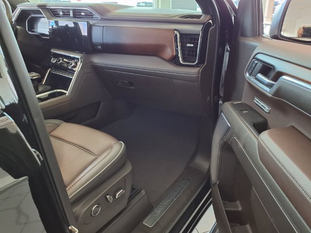 Used 2025 GMC Sierra 1500 Denali w/ Denali Reserve Package AWD/4WD image 26