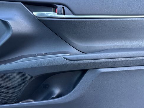 Used 2024 Toyota Camry SE image 19