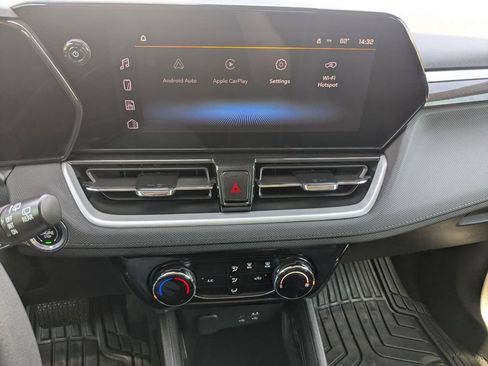 Used 2025 Chevrolet TrailBlazer LT AWD/4WD image 10