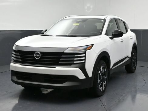New 2026 Nissan Kicks SV w/ SV Premium Package AWD/4WD image 3