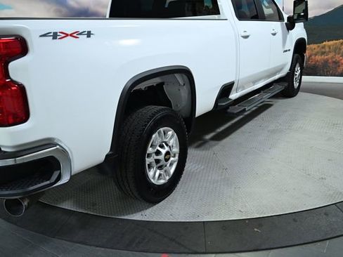 Used 2025 Chevrolet Silverado 2500 LT w/ Convenience Package image 9