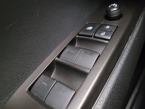 Used 2021 Toyota Camry SE FWD image 27