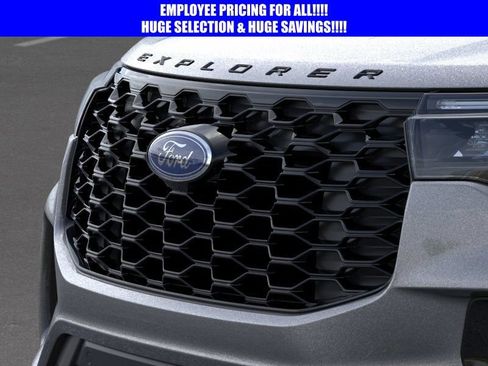 New 2026 Ford Explorer ST-Line w/ ST-Line Street Pack AWD/4WD image 17