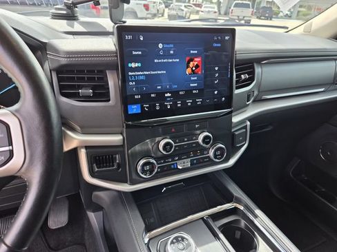 Used 2022 Ford Expedition XLT RWD image 7